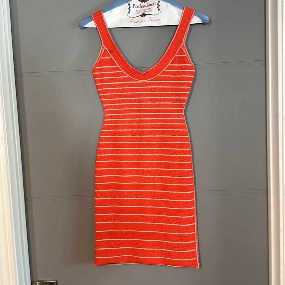 Herve Leger Indra Chevron Textured Bandage Mini Dress in Coral Size XS - Picture 3 of 10